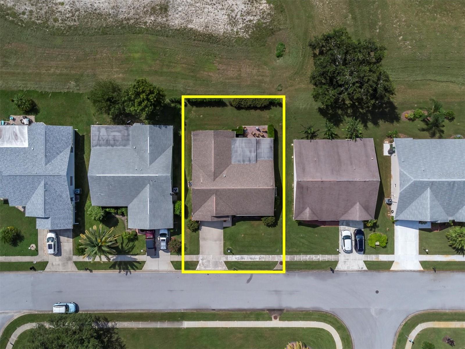 Listing photo id 32 for 10689 Fallen Leaf Lane
