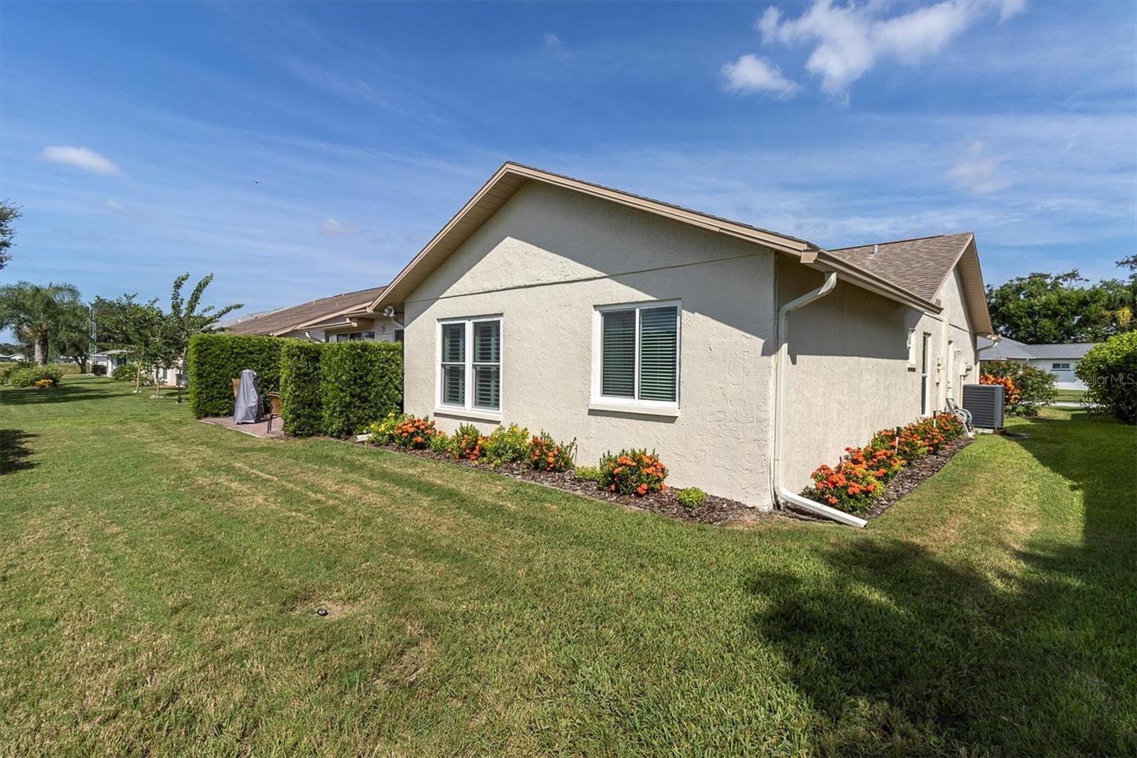 Listing photo id 40 for 10689 Fallen Leaf Lane
