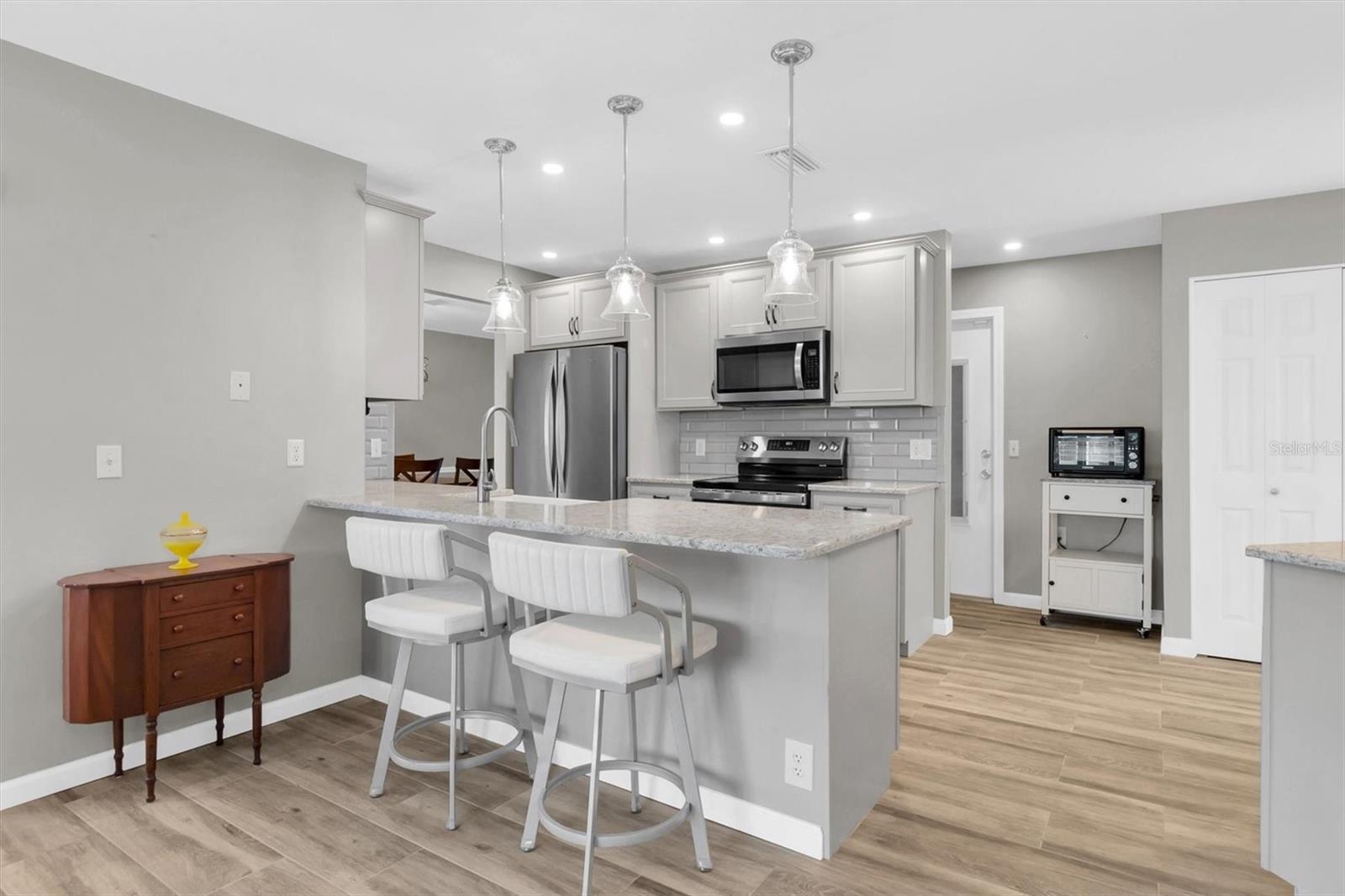 Listing photo id 5 for 10689 Fallen Leaf Lane
