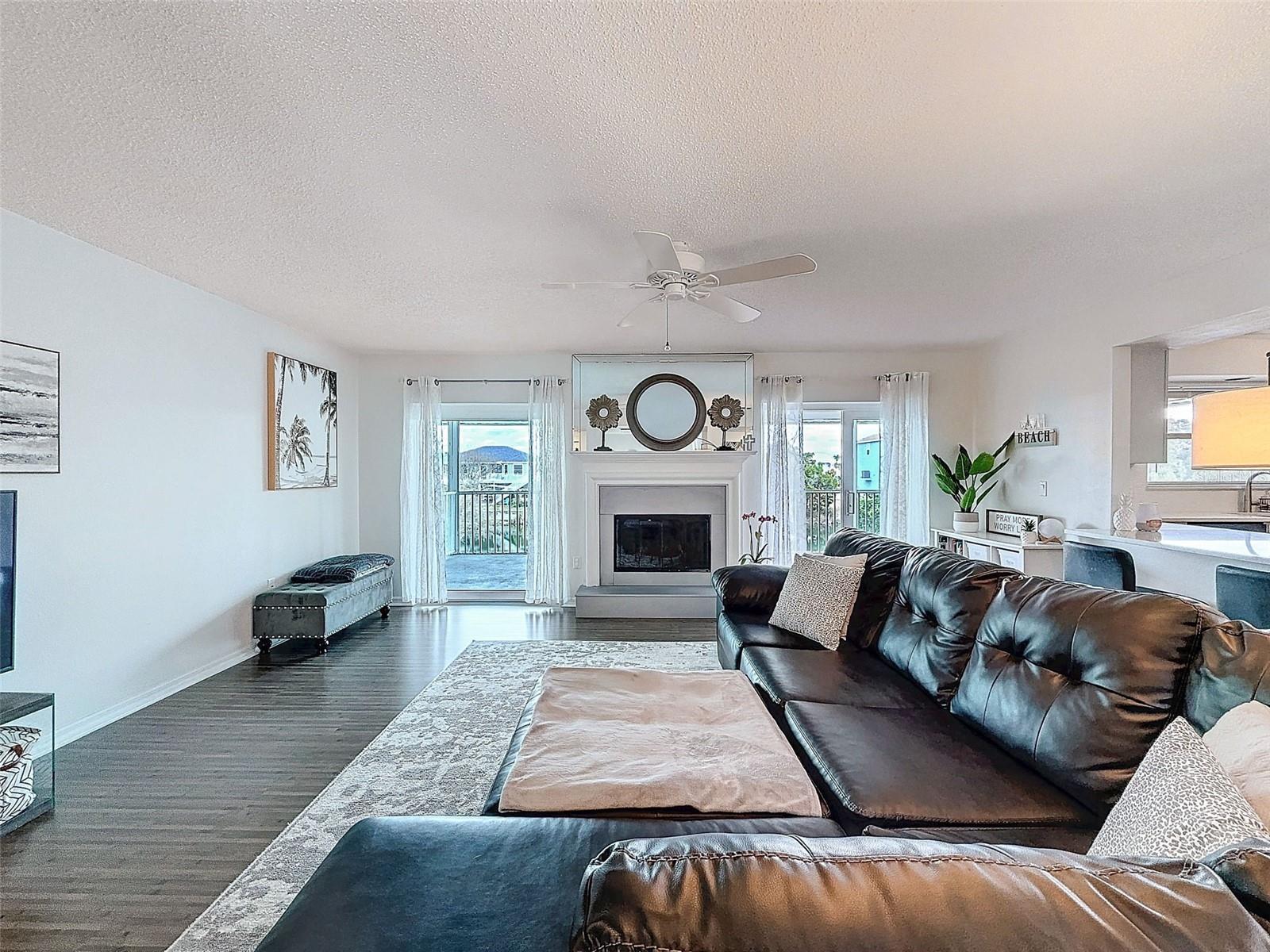Image 4 of 84 For 3344 Gardenia Drive
