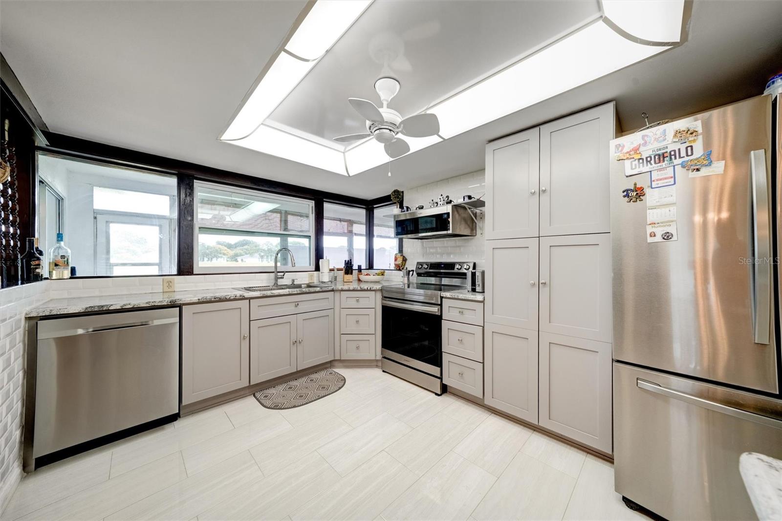 Listing photo id 14 for 8345 Elgin Drive