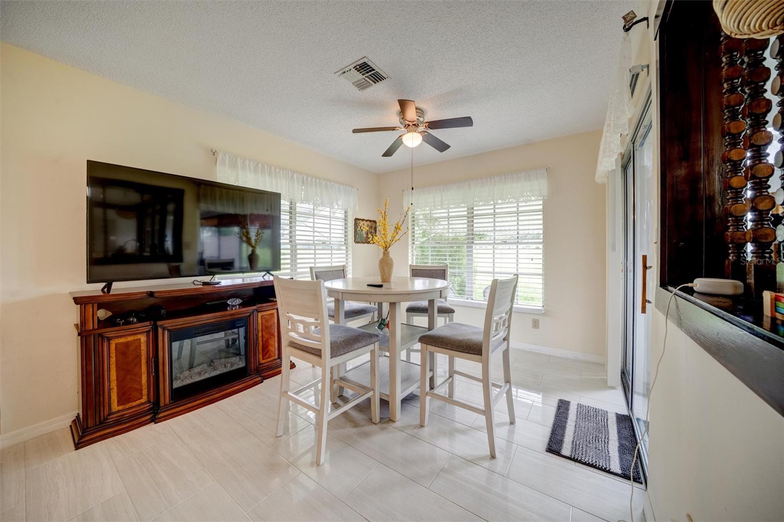 Listing photo id 16 for 8345 Elgin Drive