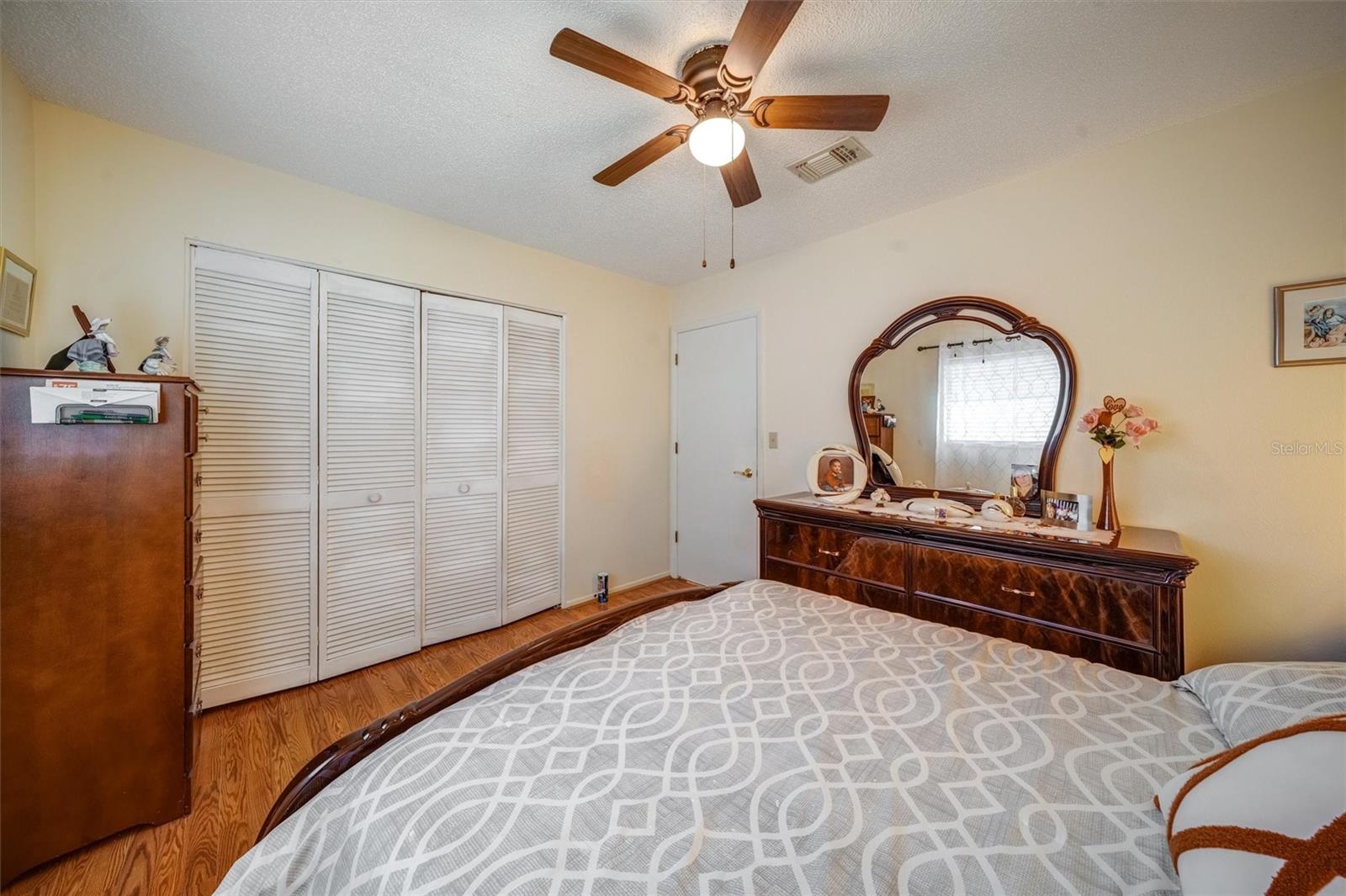 Listing photo id 28 for 8345 Elgin Drive