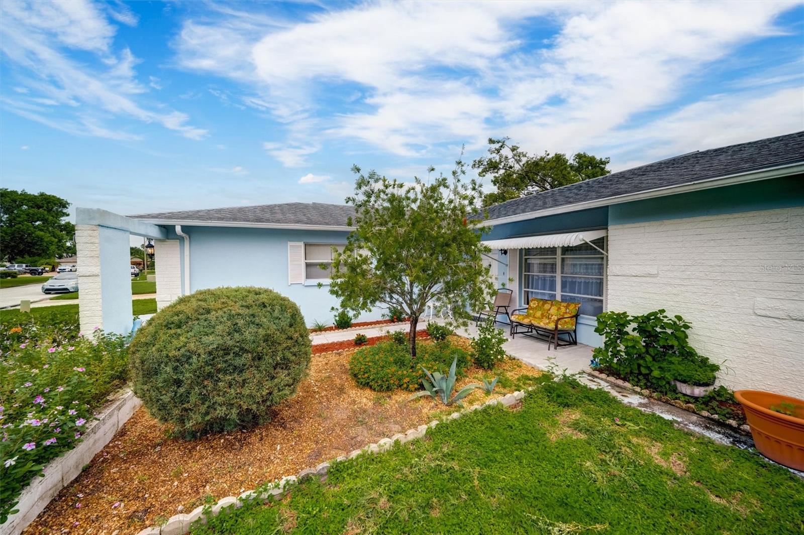 Listing photo id 3 for 8345 Elgin Drive