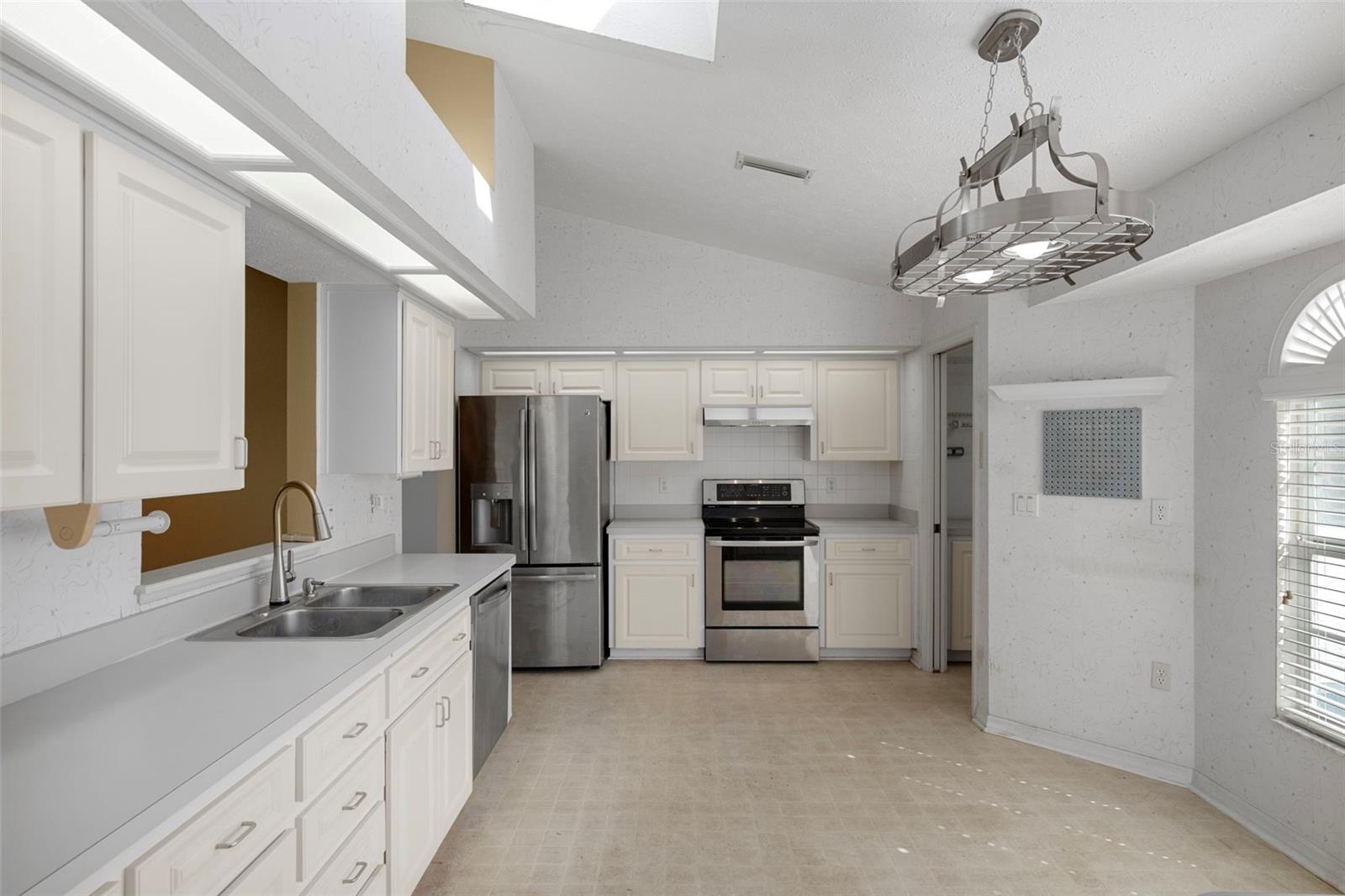 Image 12 of 40 For 5347 Harbinger Road