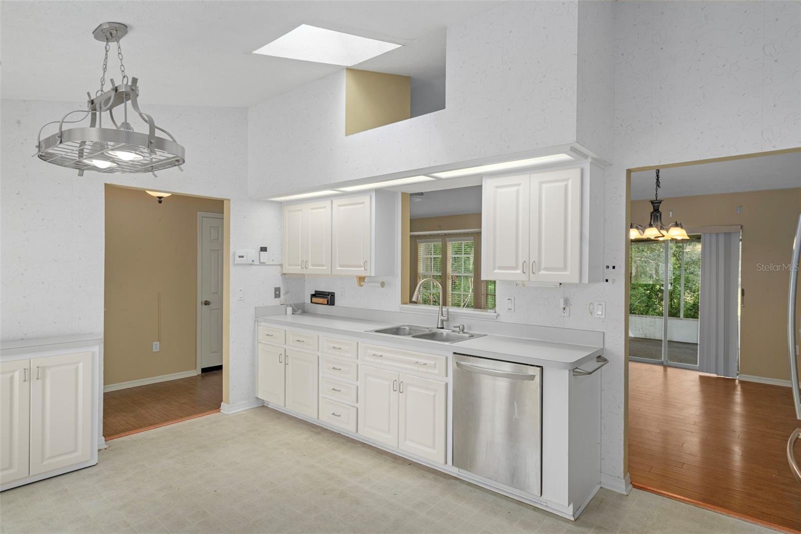 Image 13 of 40 For 5347 Harbinger Road