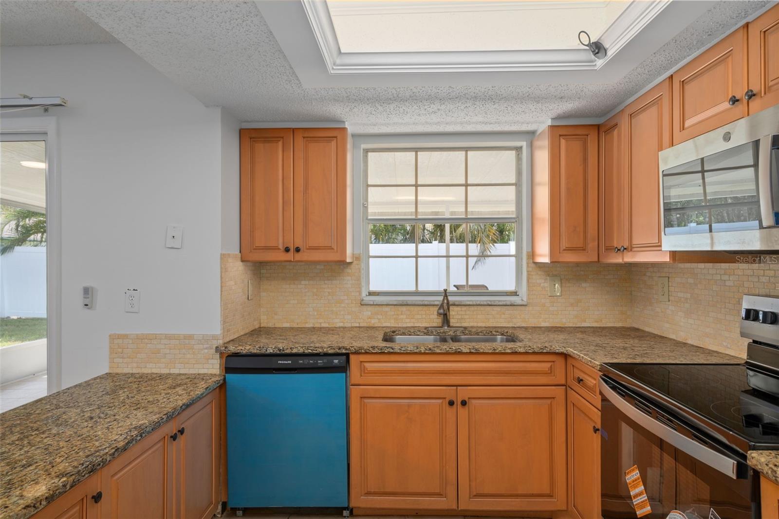 Image 6 of 42 For 8906 124th Street N