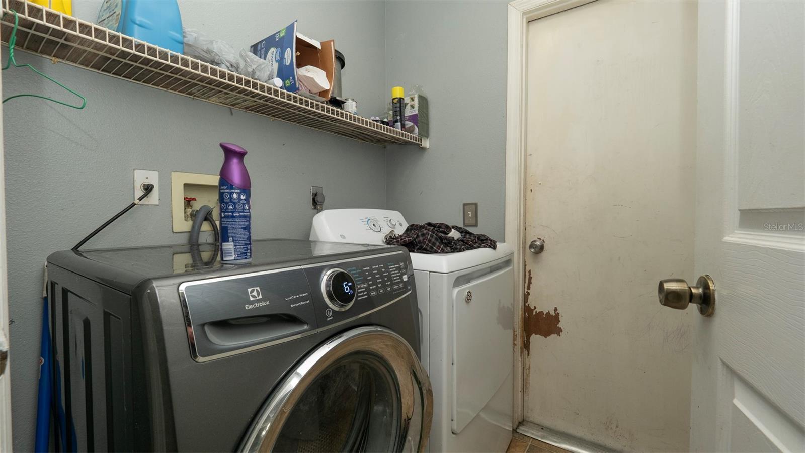 Listing photo id 12 for 4535 Augustine Road