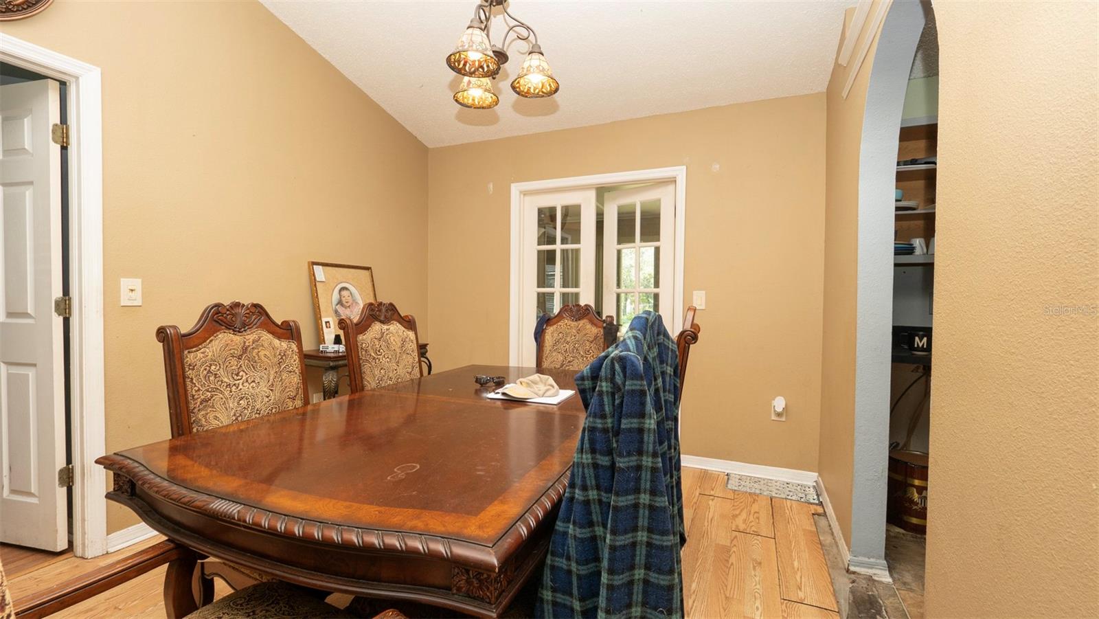 Listing photo id 5 for 4535 Augustine Road