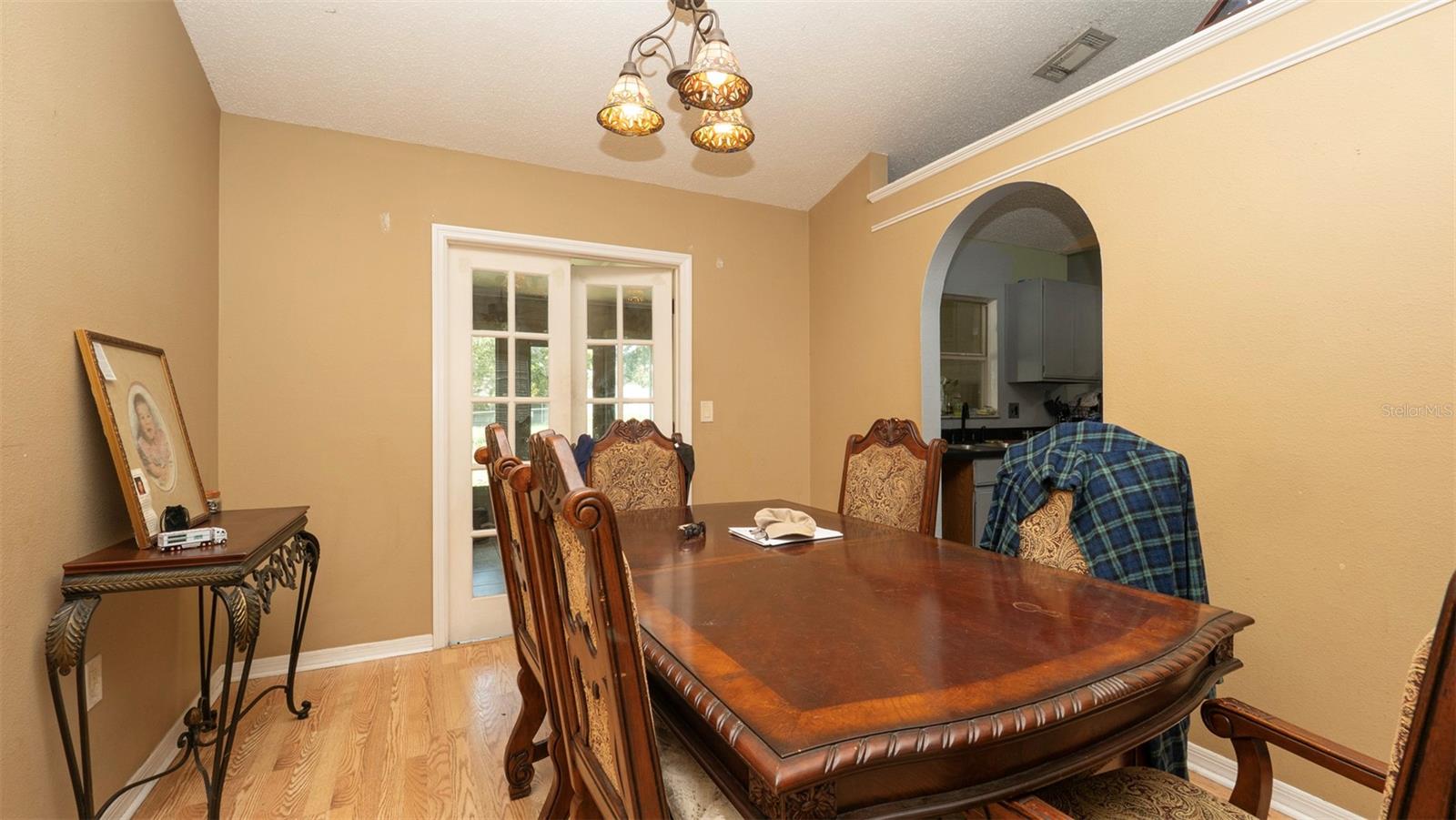 Listing photo id 6 for 4535 Augustine Road