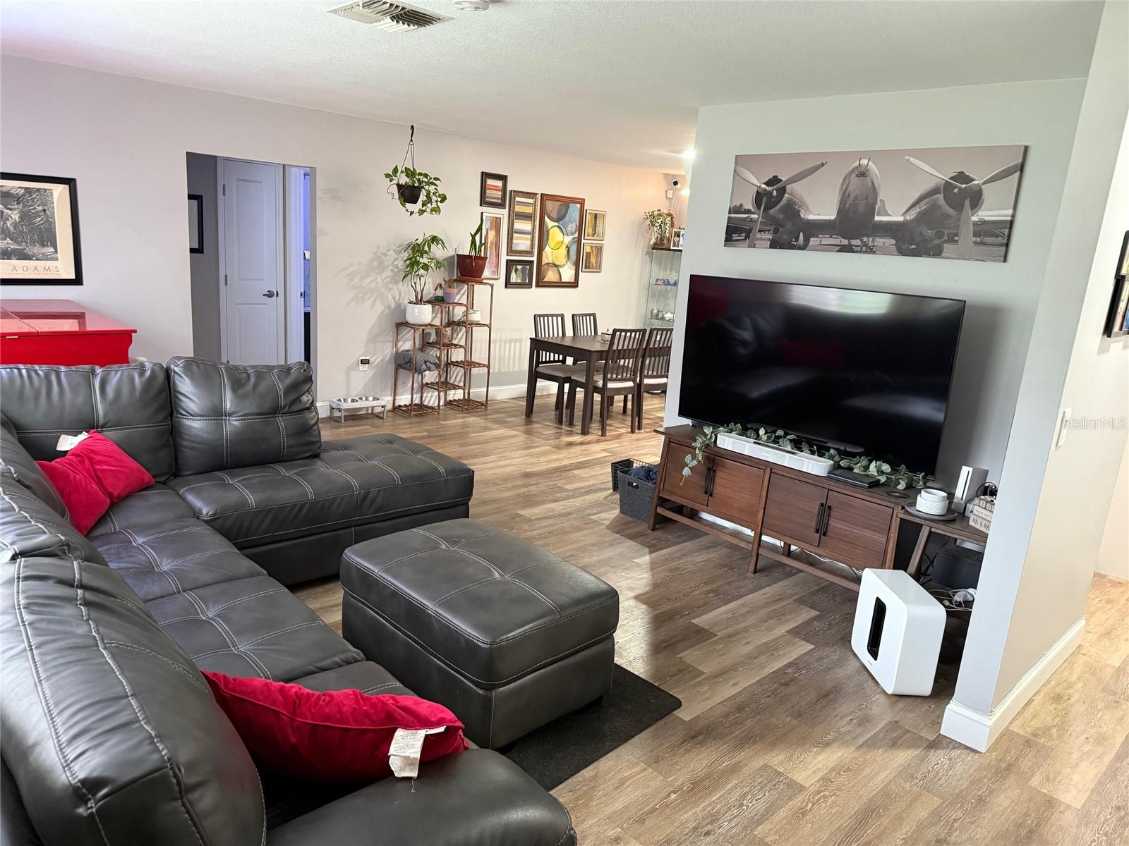 Image 2 of 14 For 8216 Shorecrest Court