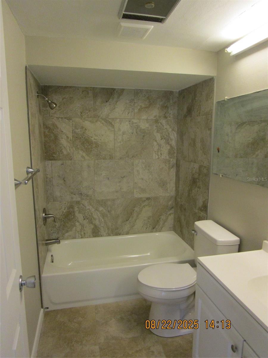 Image 11 of 26 For 1155 Royalwood Drive