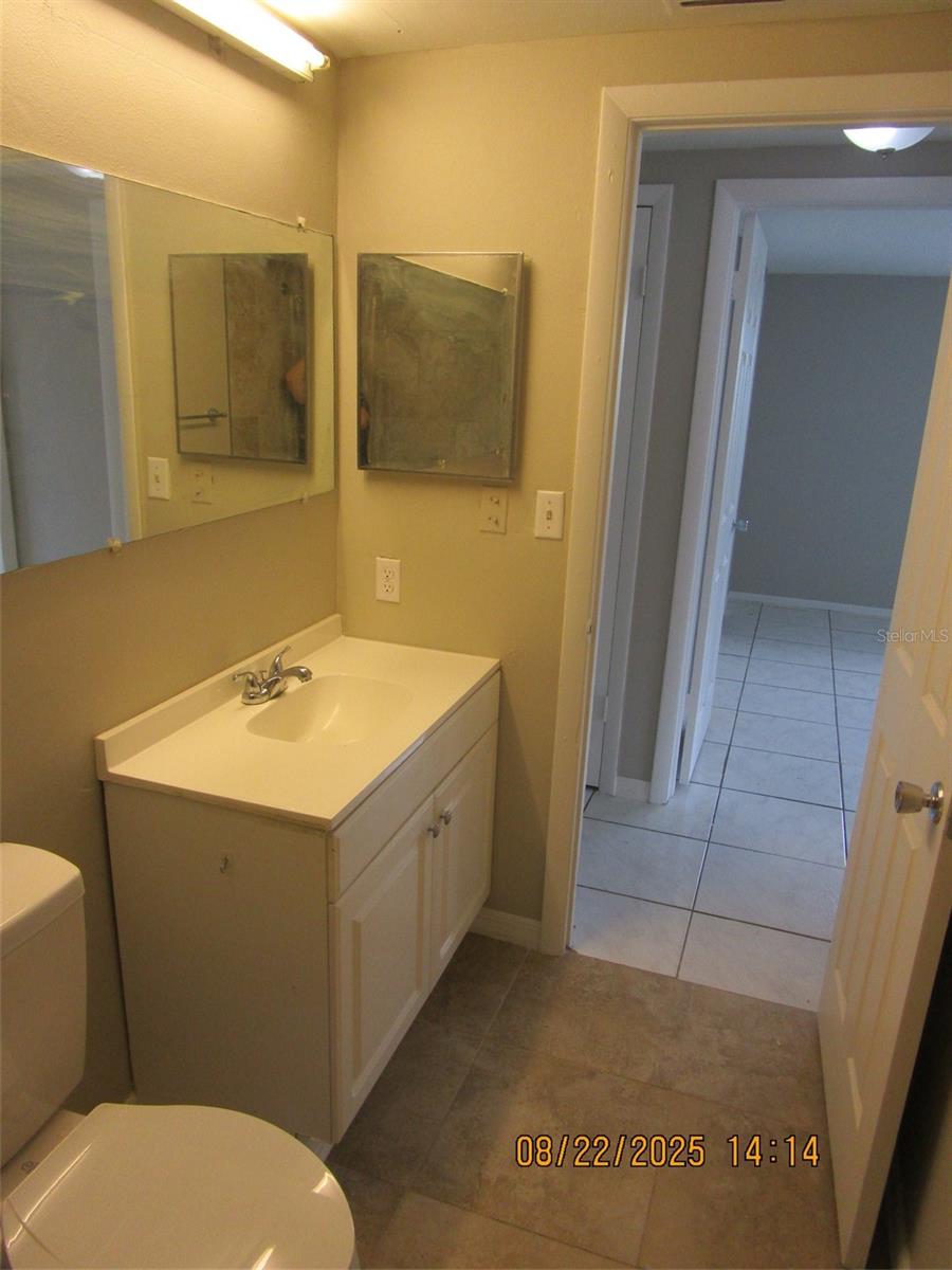 Image 13 of 26 For 1155 Royalwood Drive