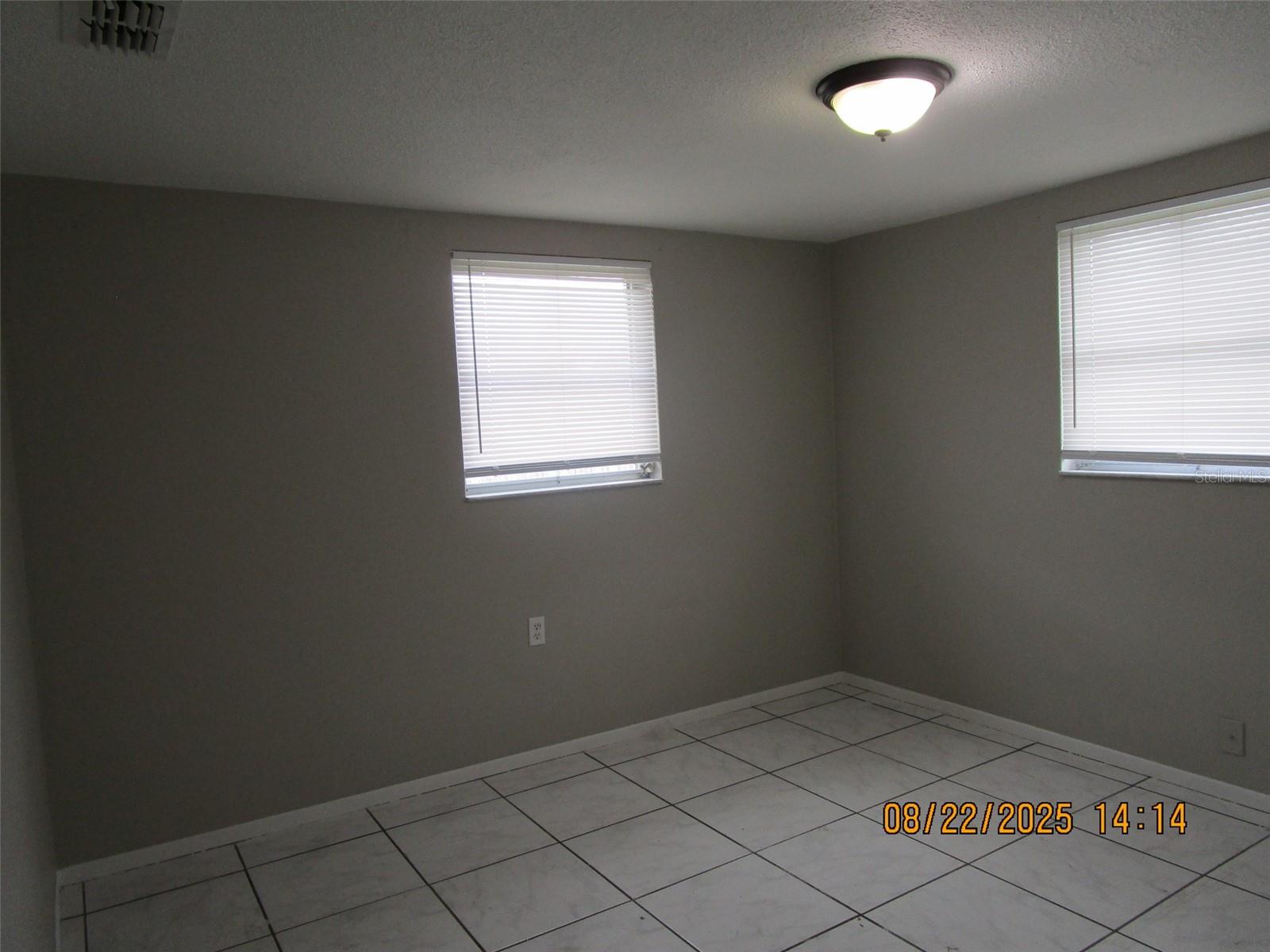 Image 17 of 26 For 1155 Royalwood Drive