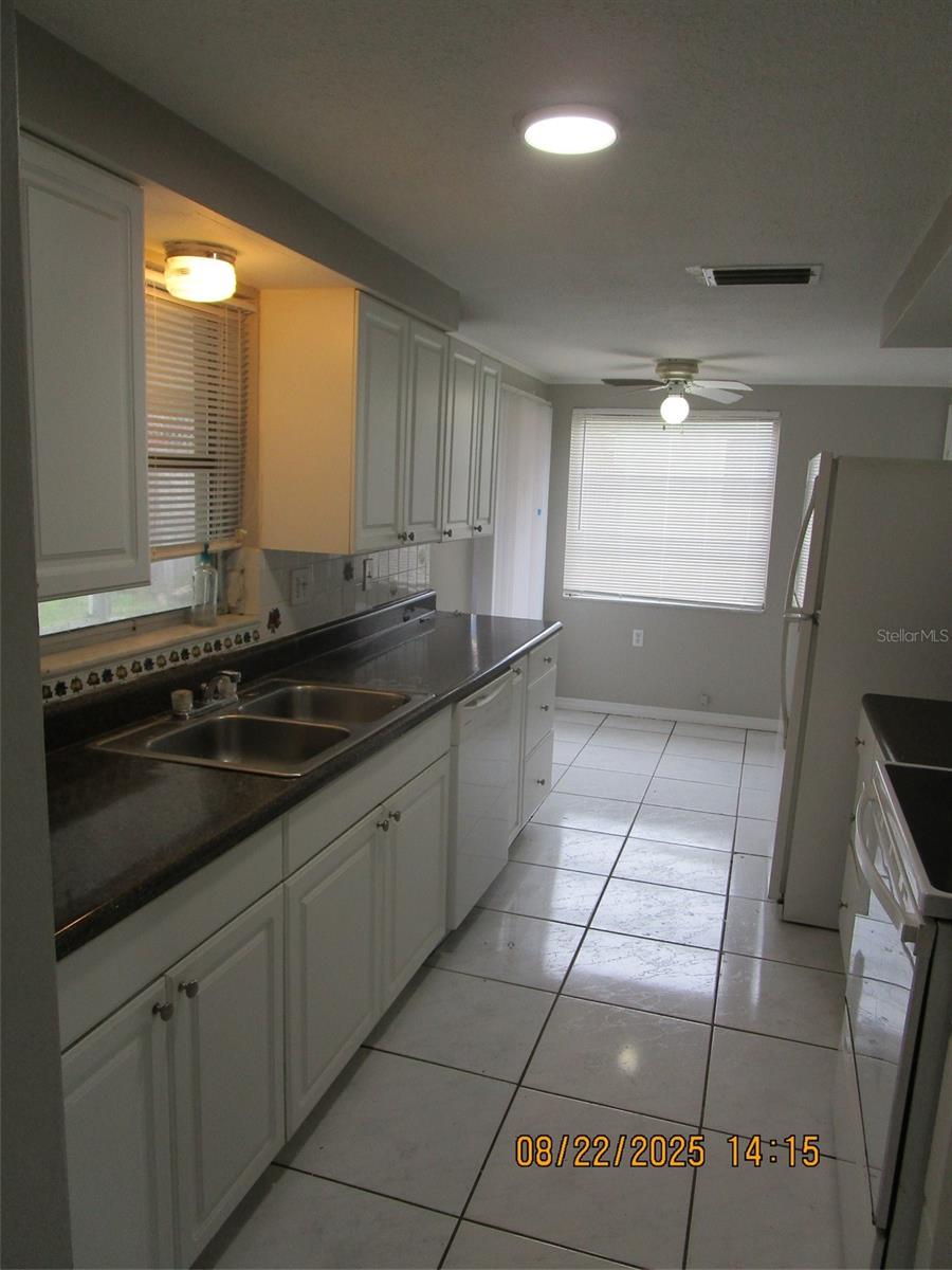 Image 19 of 26 For 1155 Royalwood Drive