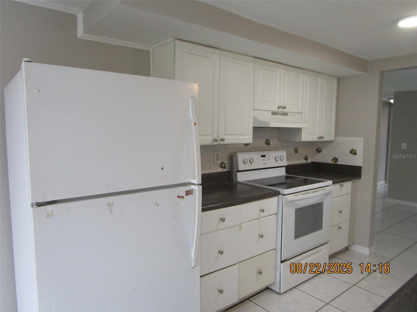 Image 21 of 26 For 1155 Royalwood Drive