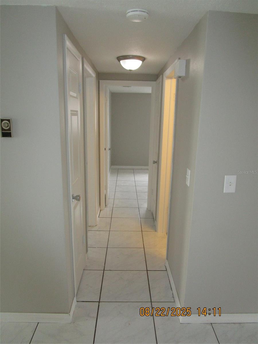 Image 4 of 26 For 1155 Royalwood Drive