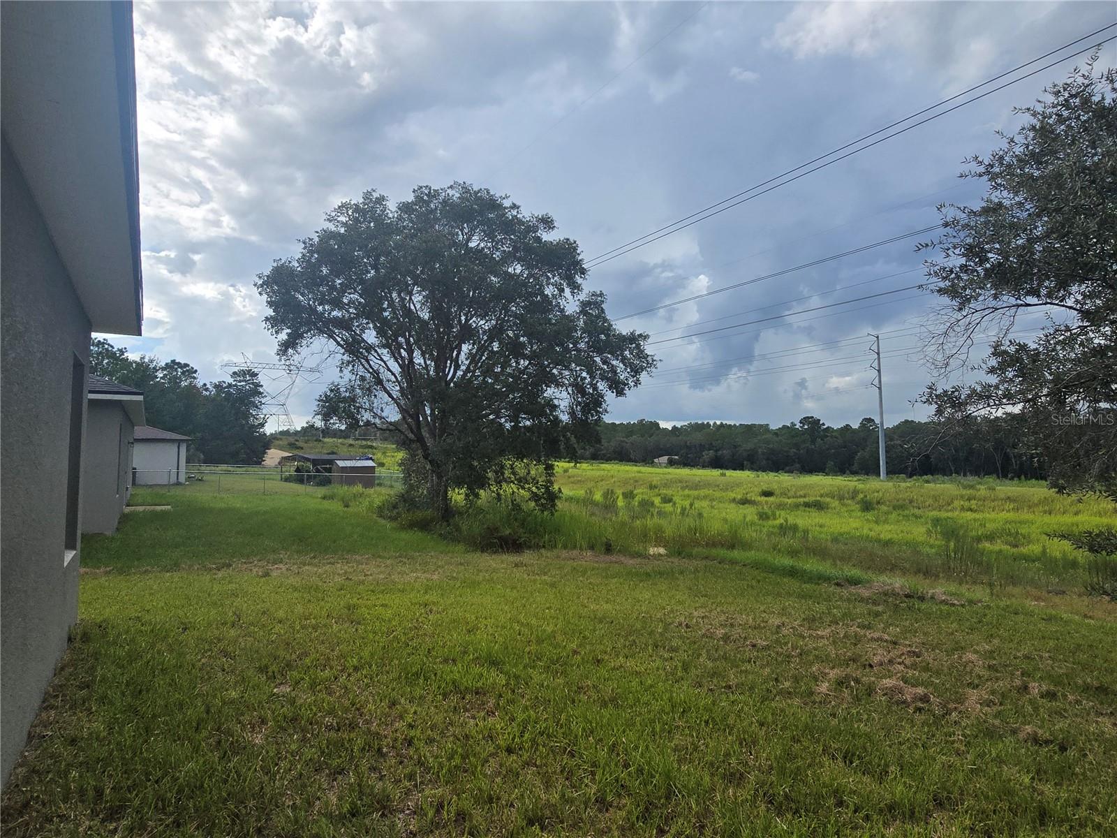 Listing photo id 20 for 2885 Redgate Drive