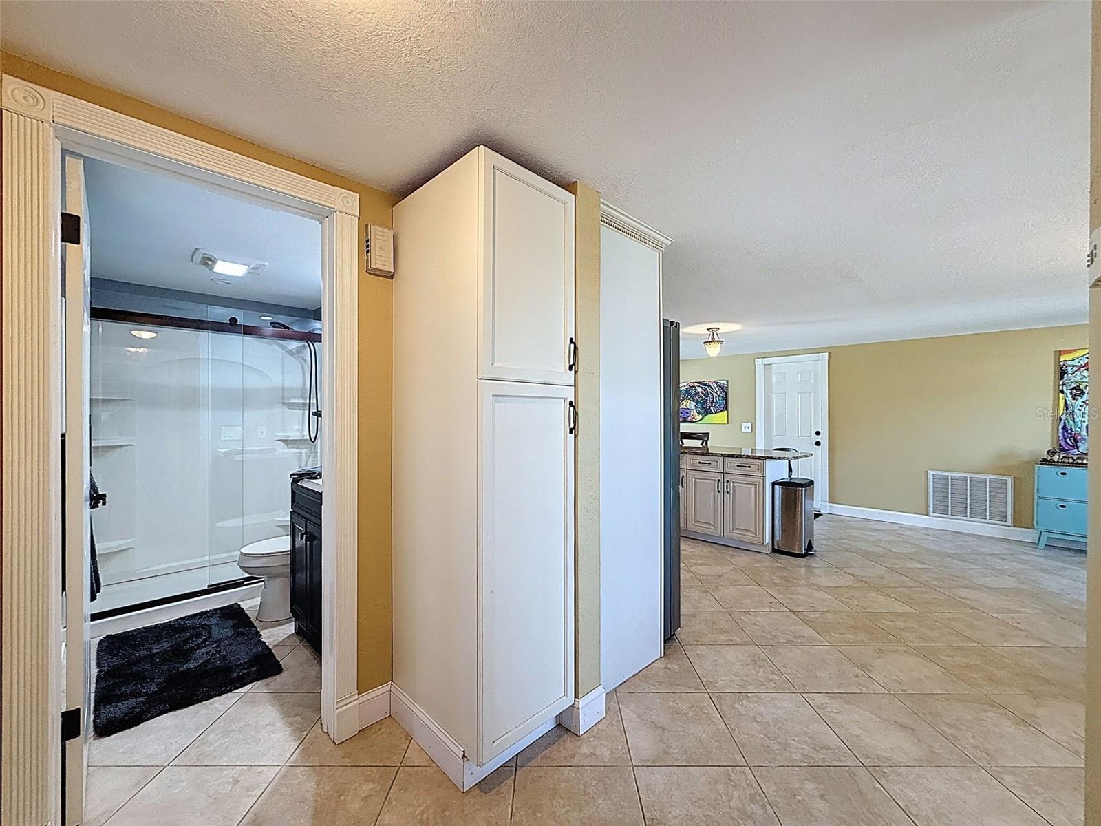 Image 18 of 73 For 6530 Leeside Isle