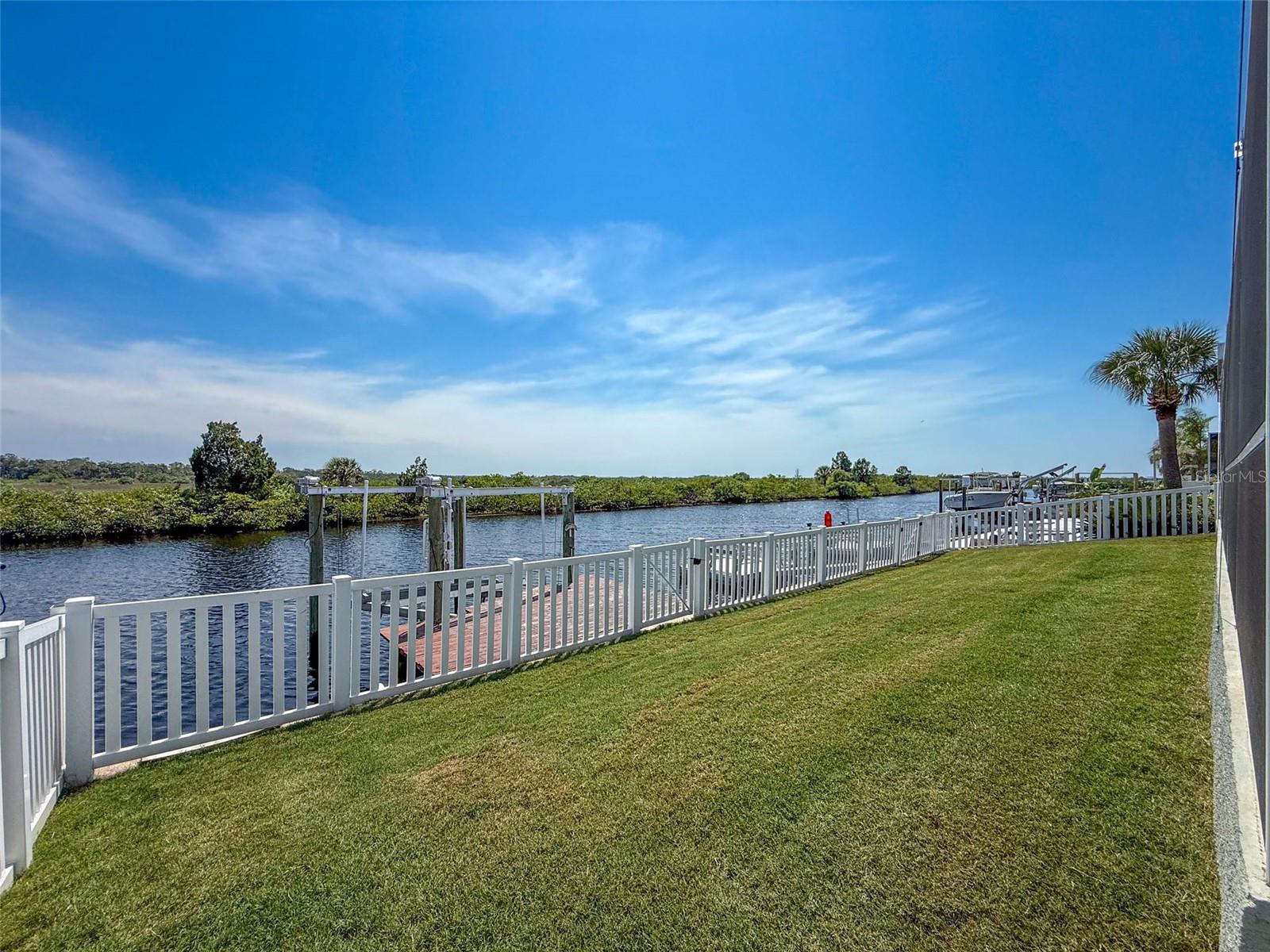 Image 41 of 73 For 6530 Leeside Isle