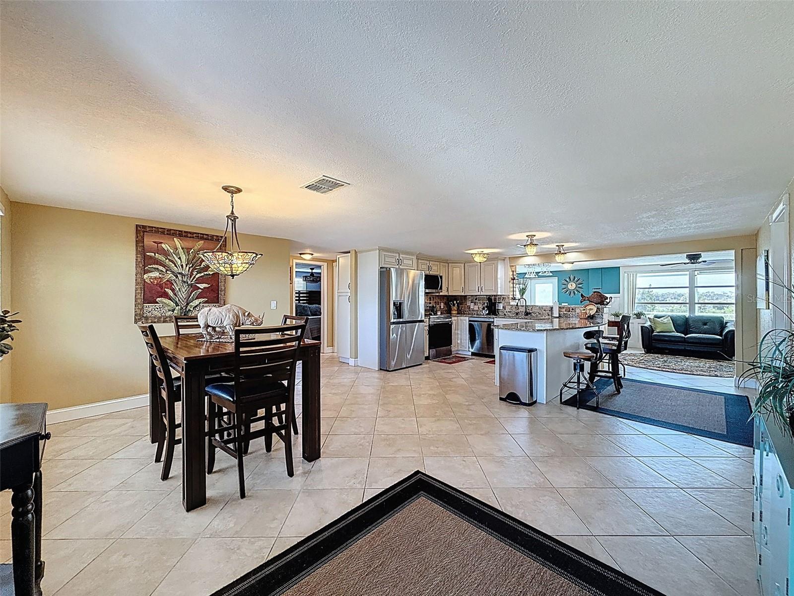 Image 8 of 73 For 6530 Leeside Isle