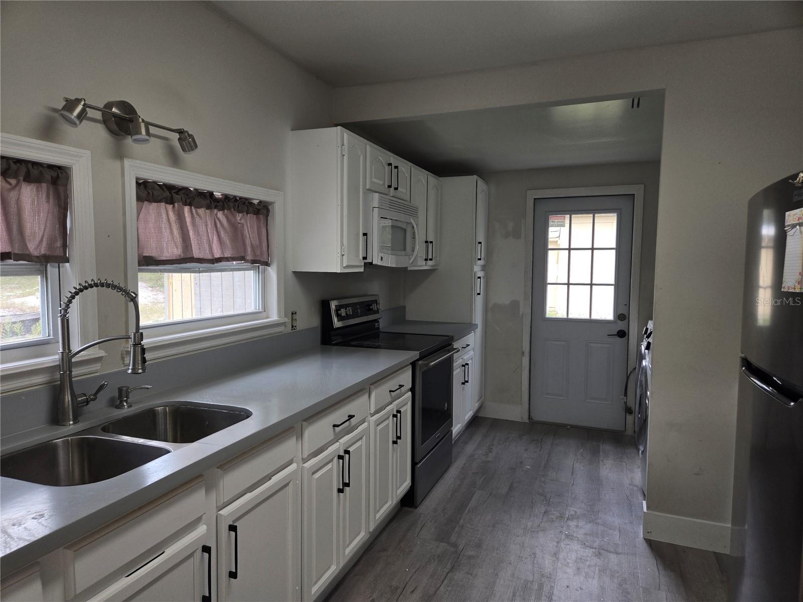 Image 10 of 18 For 17236 Shady Hills Road