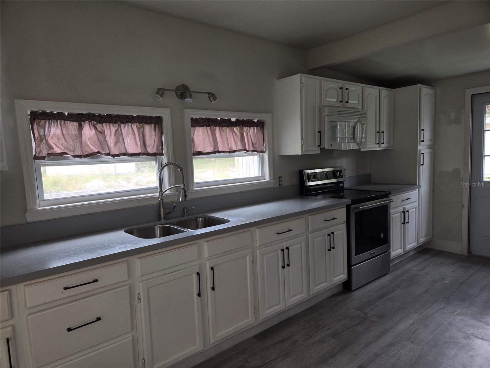 Image 6 of 18 For 17236 Shady Hills Road