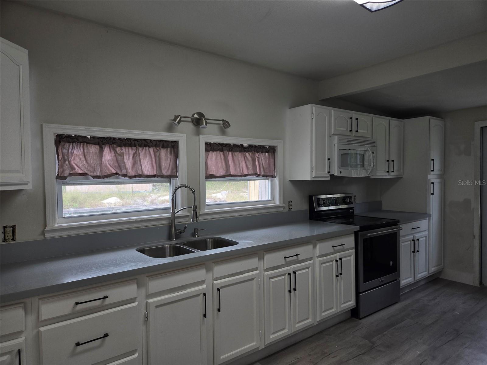 Image 8 of 18 For 17236 Shady Hills Road