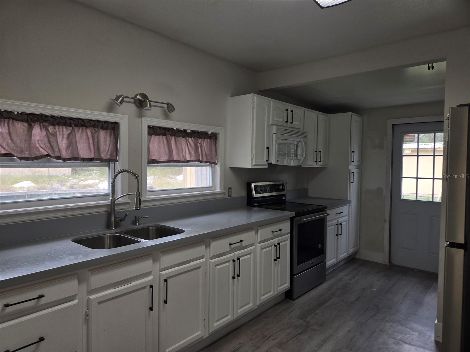 Image 9 of 18 For 17236 Shady Hills Road