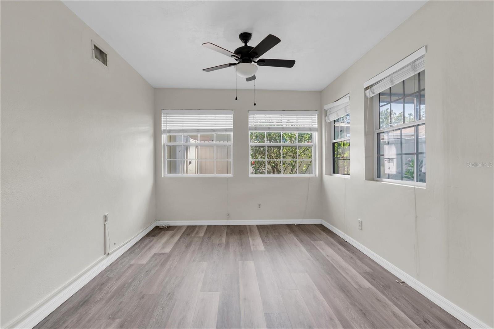 Image 14 of 29 For 3209 Parkway Place