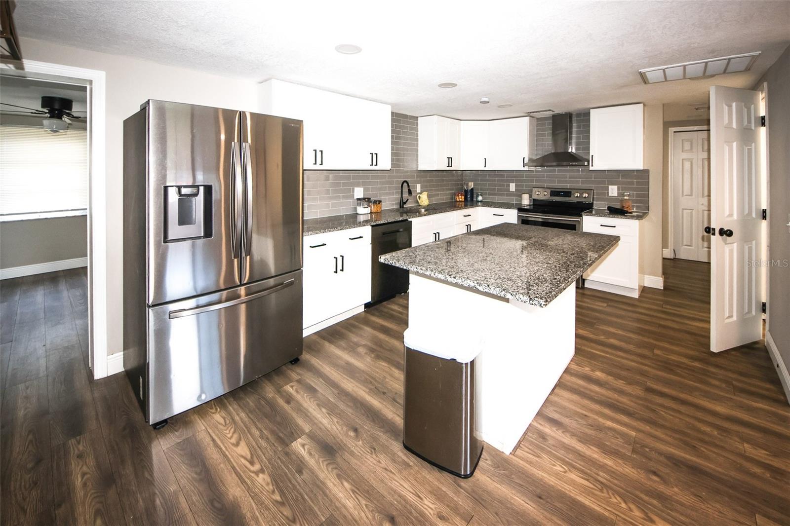 Image 4 of 34 For 1206 Tamarac Drive