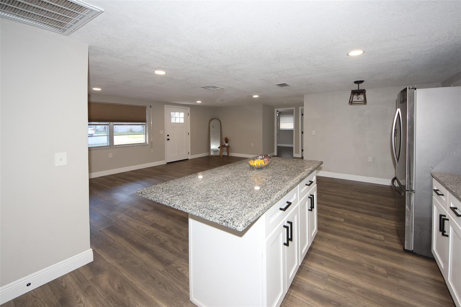 Image 5 of 34 For 1206 Tamarac Drive