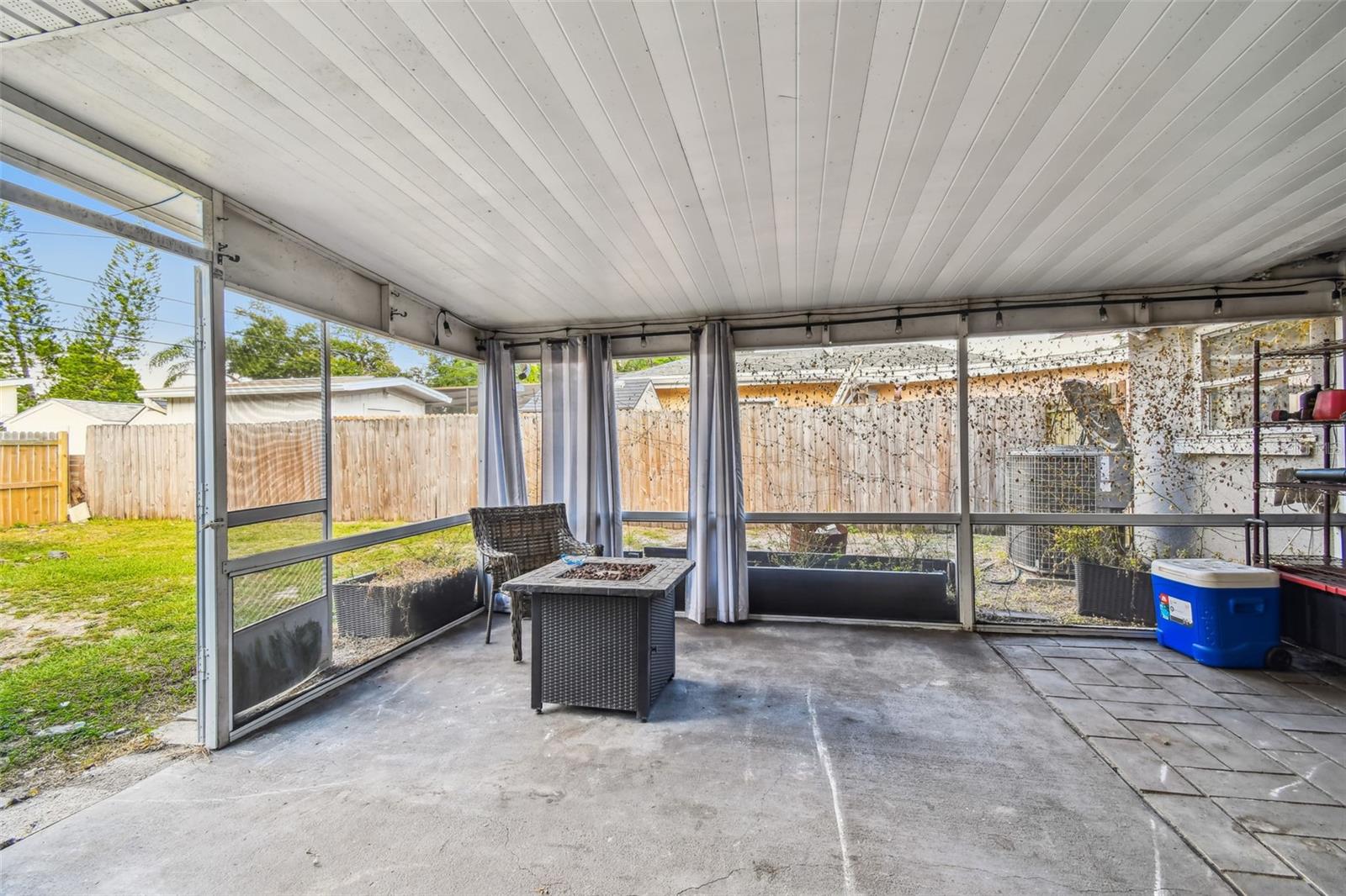 Image 17 of 23 For 2124 Catalina Drive