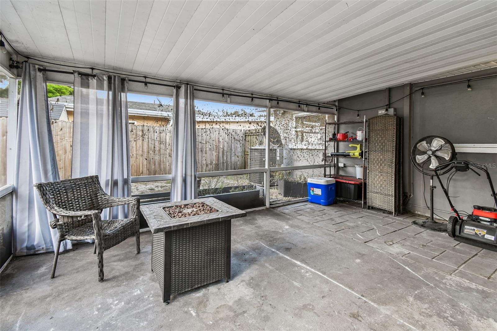 Image 18 of 23 For 2124 Catalina Drive