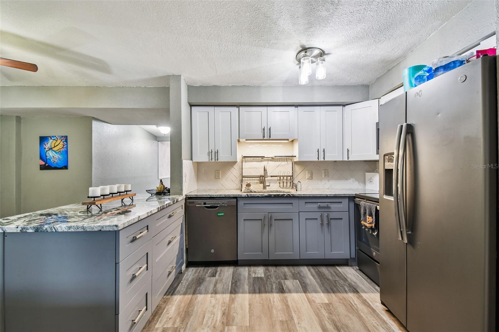 Image 6 of 23 For 2124 Catalina Drive