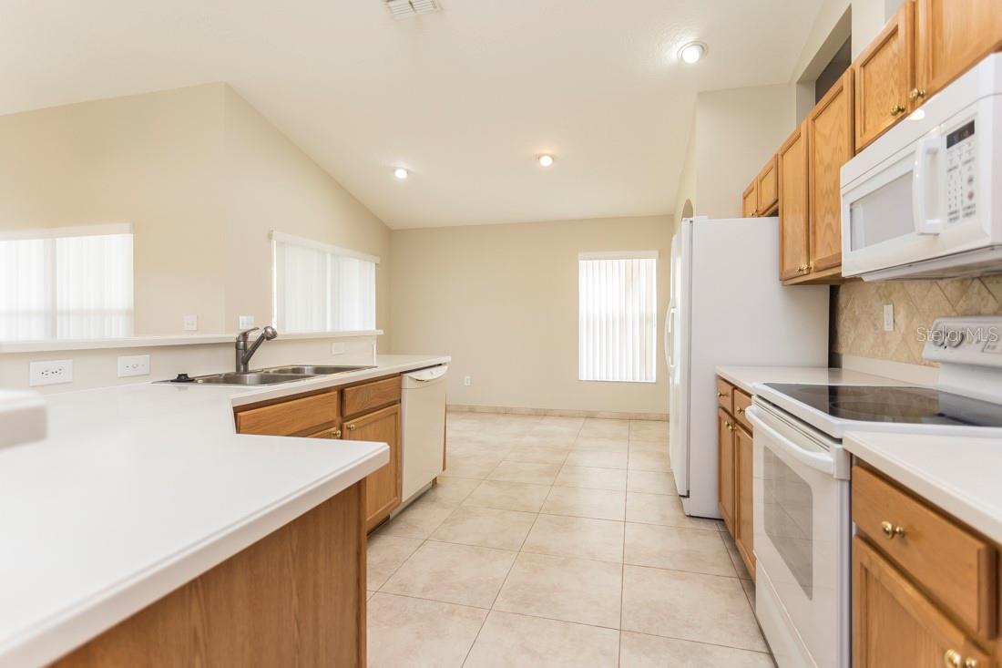Image 13 of 58 For 23836 Hastings Way