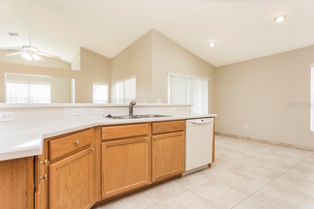 Image 14 of 58 For 23836 Hastings Way