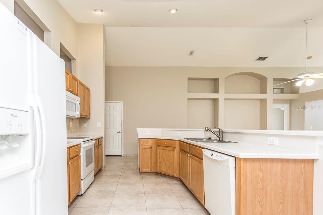 Image 17 of 58 For 23836 Hastings Way