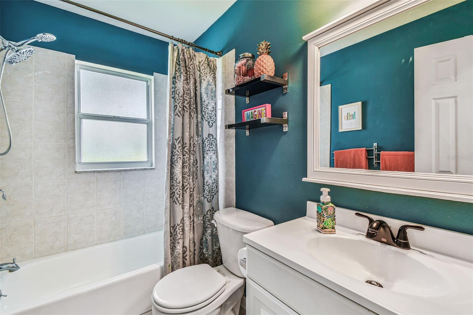 Listing photo id 25 for 8104 Candlewoode Drive