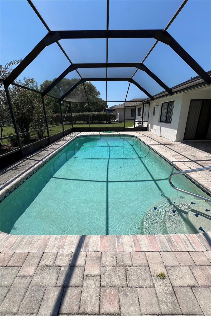 Image 16 of 73 For 1514 Overland Drive