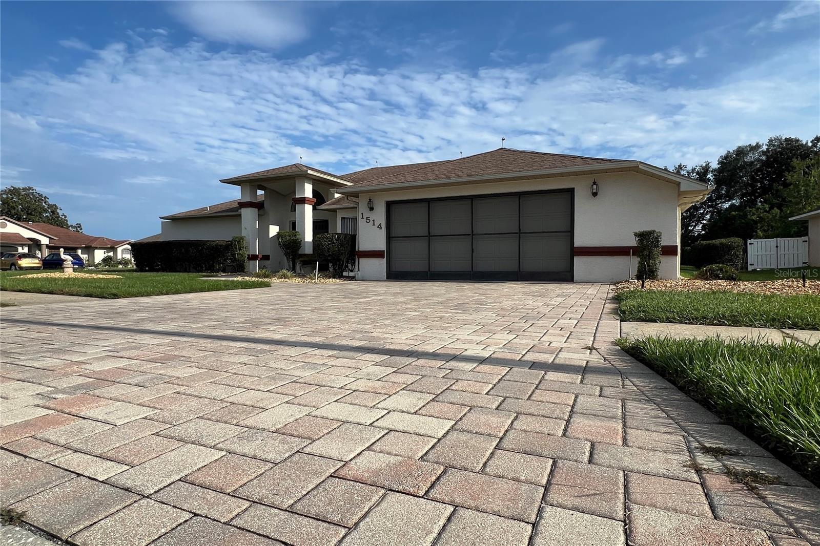 Image 2 of 73 For 1514 Overland Drive