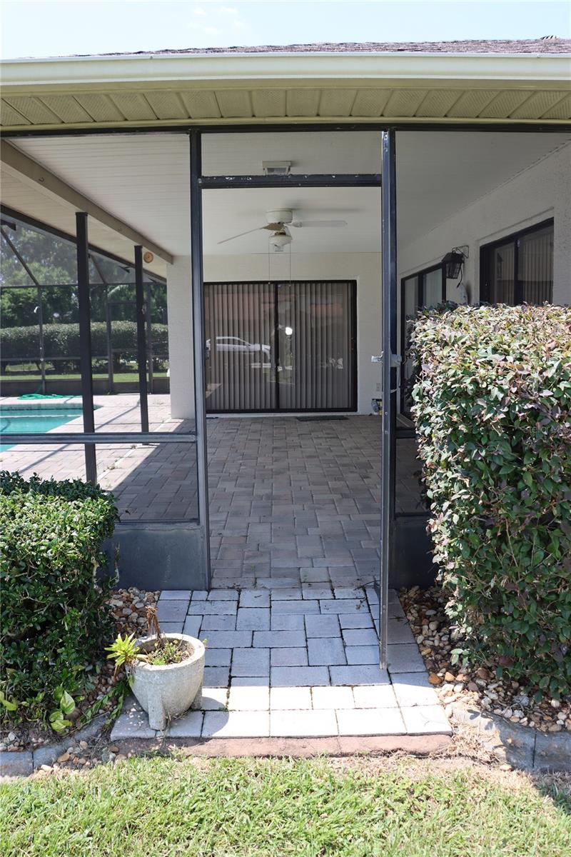 Image 27 of 73 For 1514 Overland Drive