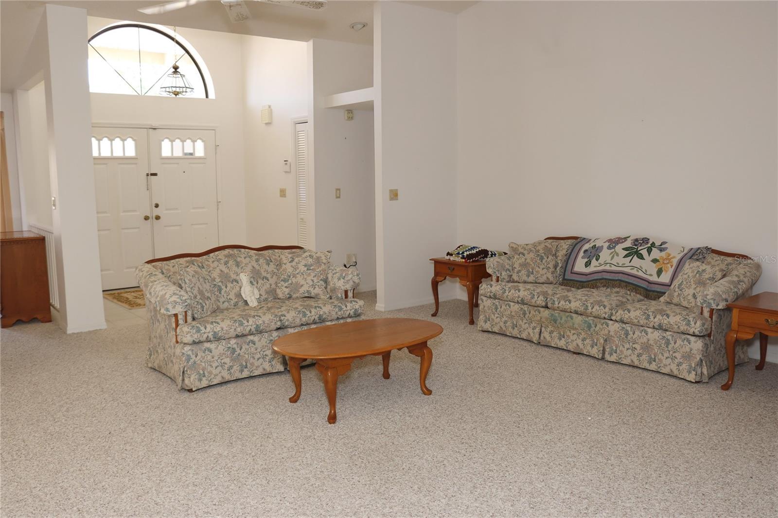 Image 31 of 73 For 1514 Overland Drive