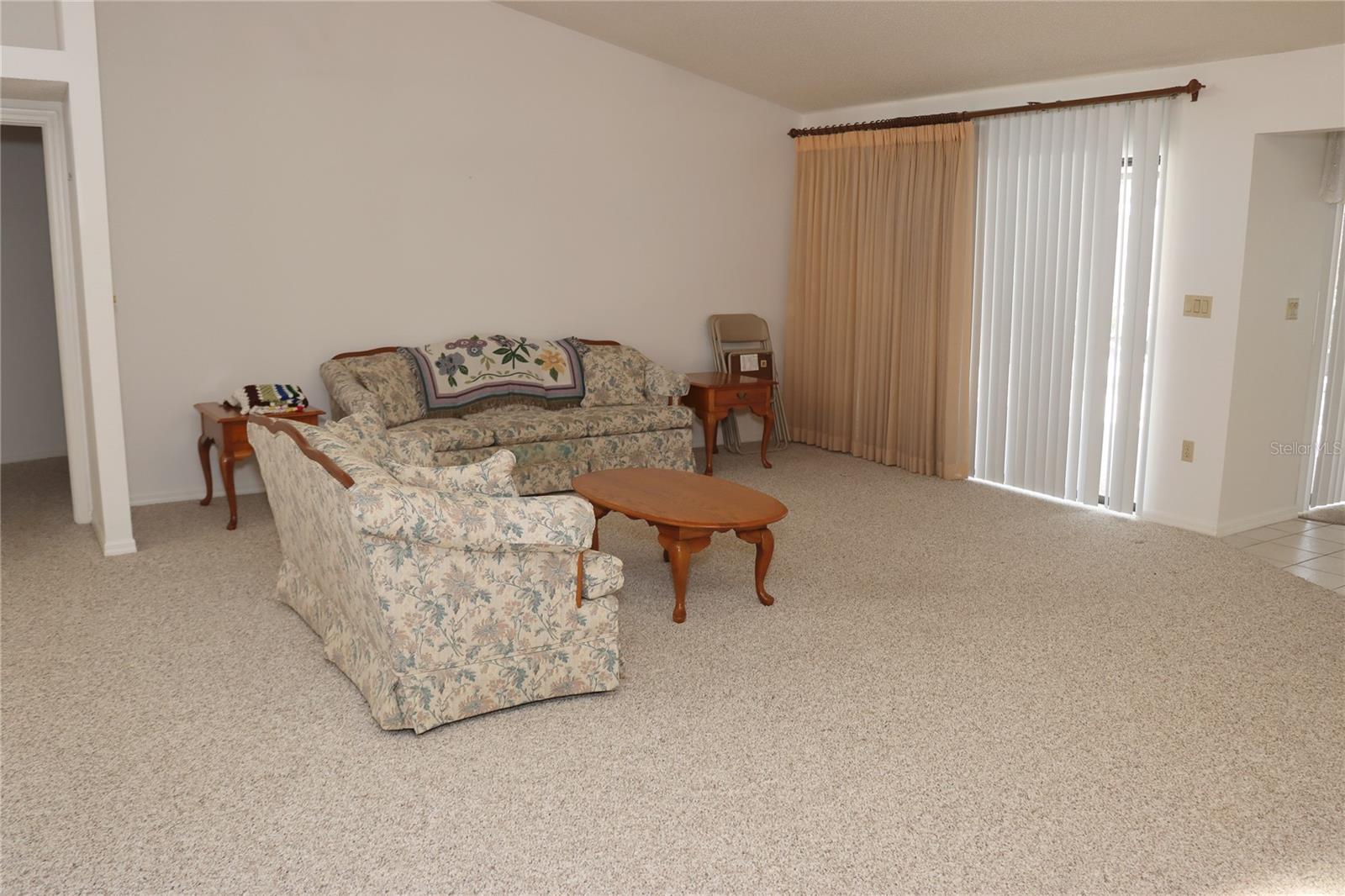 Image 32 of 73 For 1514 Overland Drive