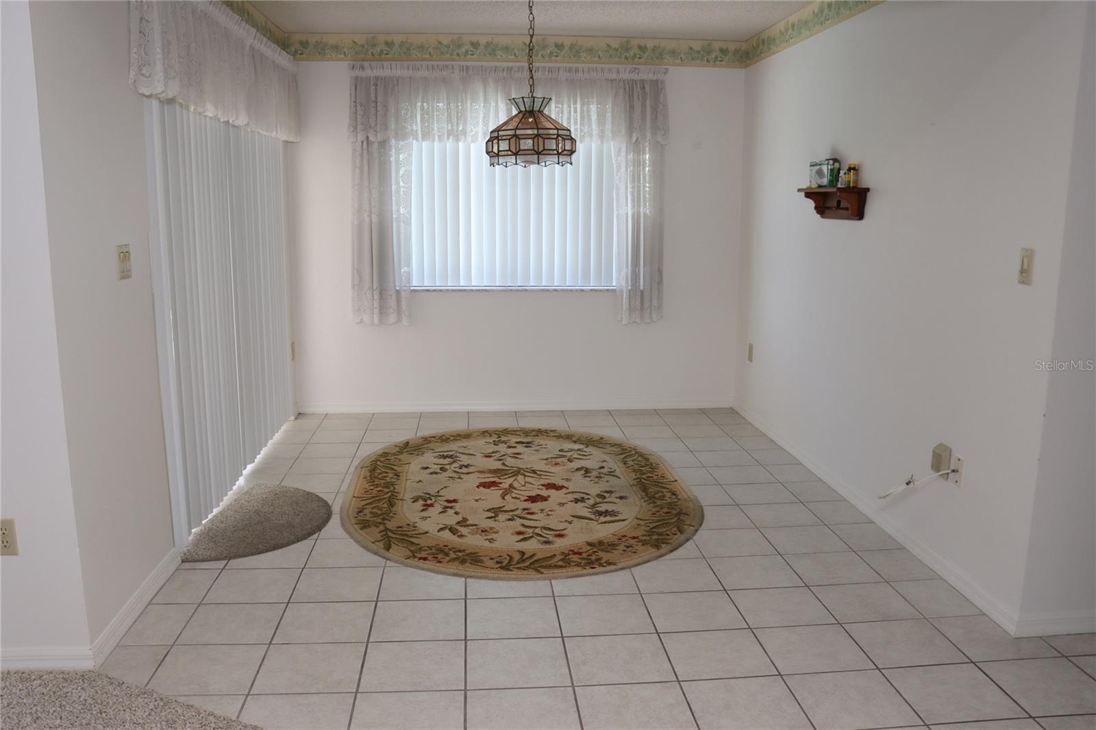 Image 36 of 73 For 1514 Overland Drive