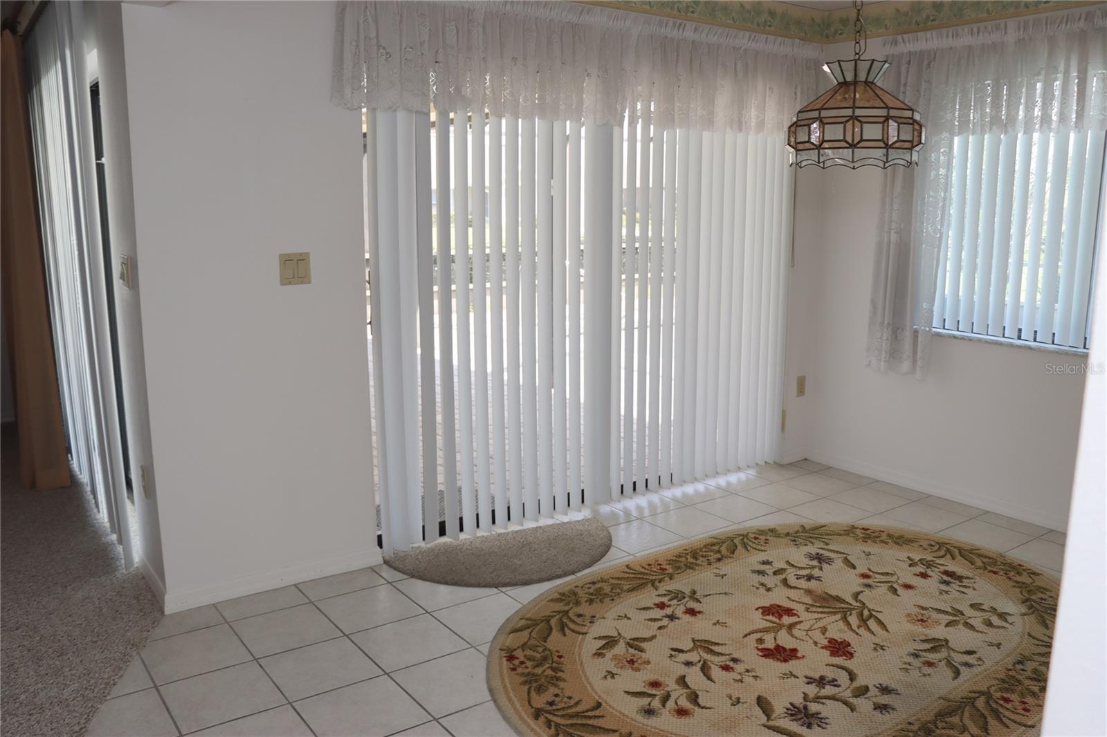 Image 37 of 73 For 1514 Overland Drive