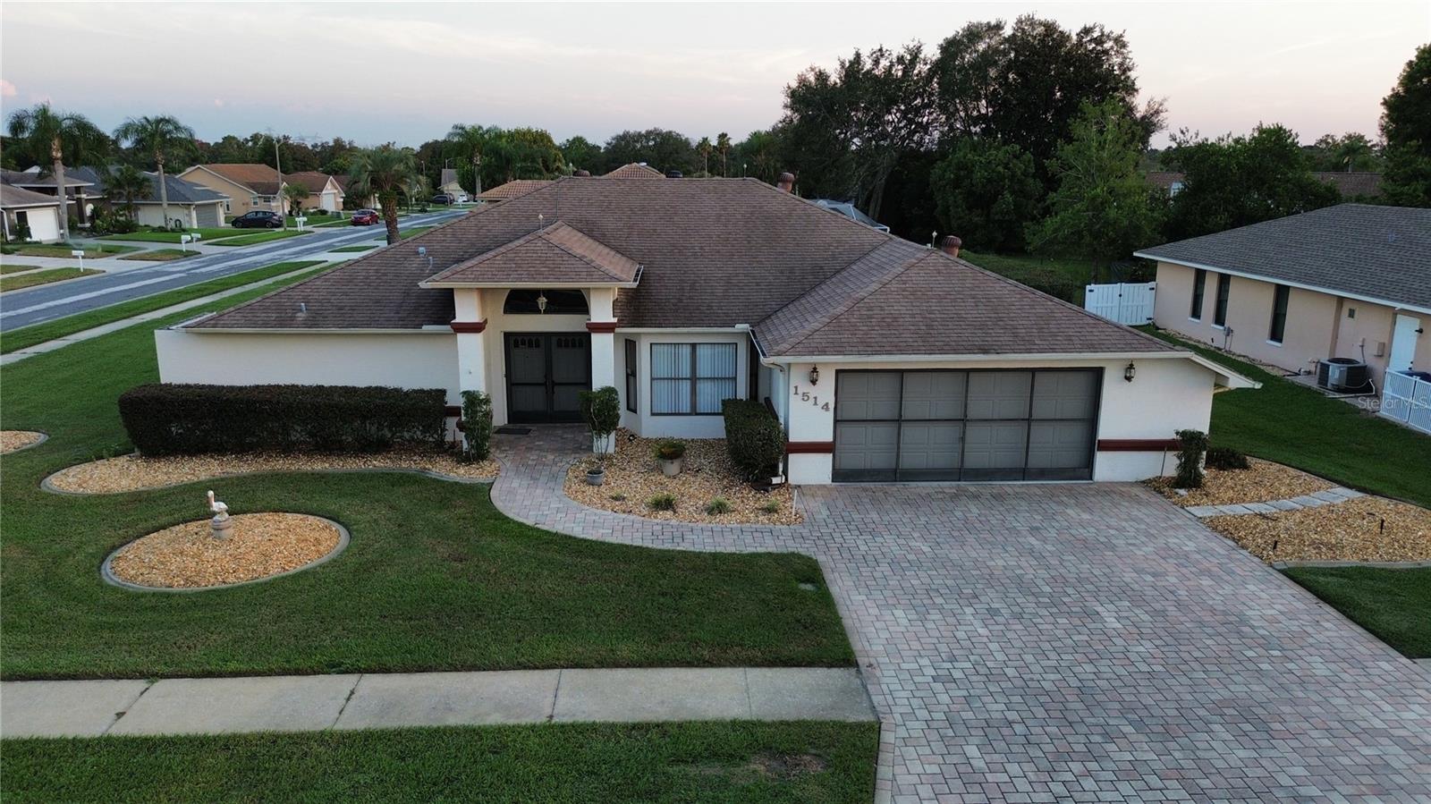 Image 4 of 73 For 1514 Overland Drive