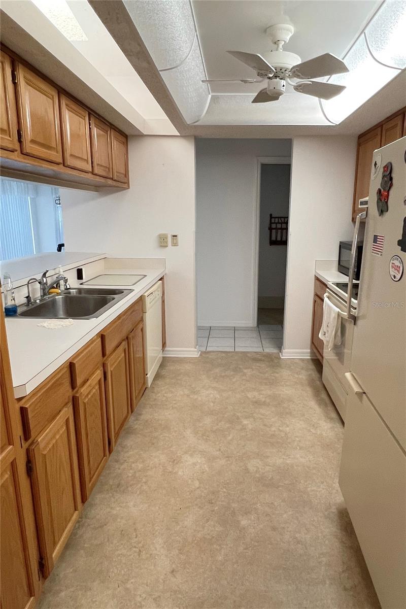 Image 40 of 73 For 1514 Overland Drive