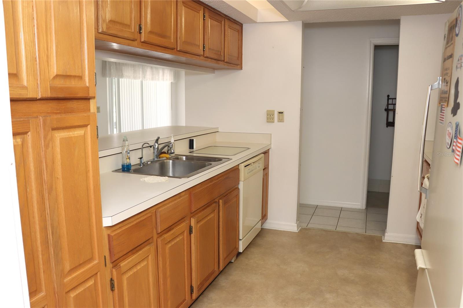 Image 41 of 73 For 1514 Overland Drive