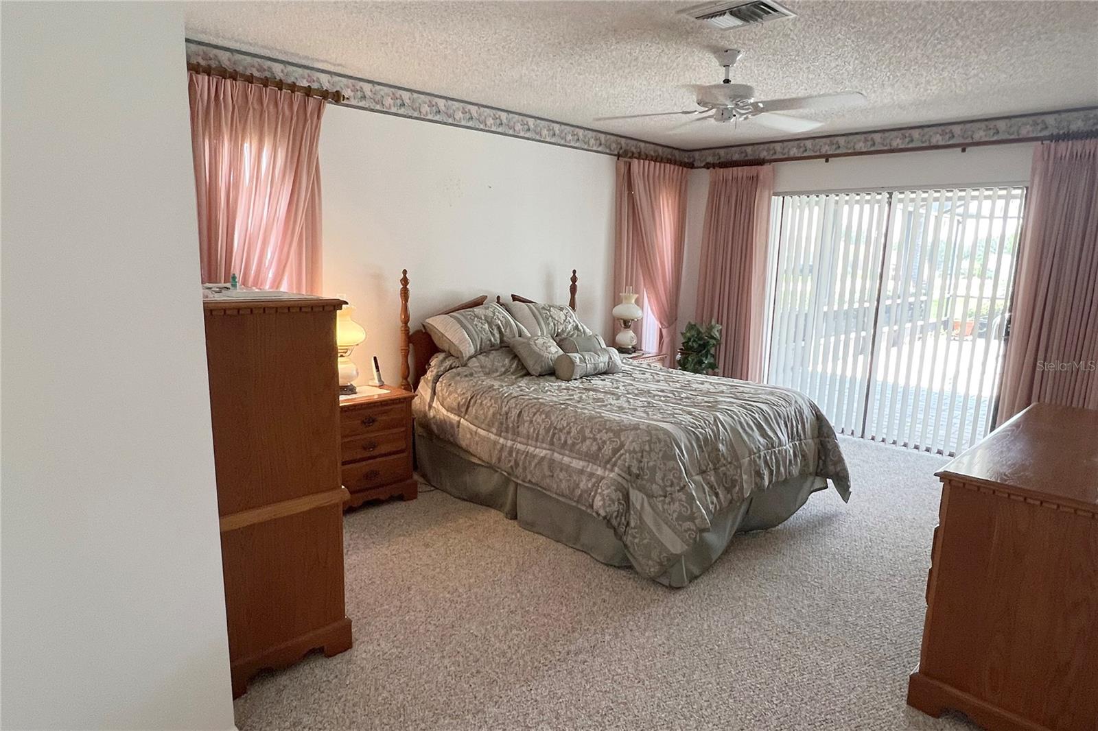 Image 45 of 73 For 1514 Overland Drive